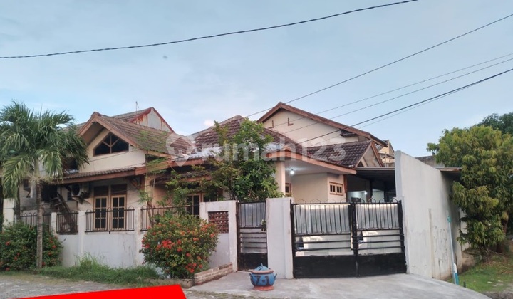 FOR SALE HOUSE WITH SPACIOUS CARPORT PURI ANJASMORO B WEST SEMARANG 2