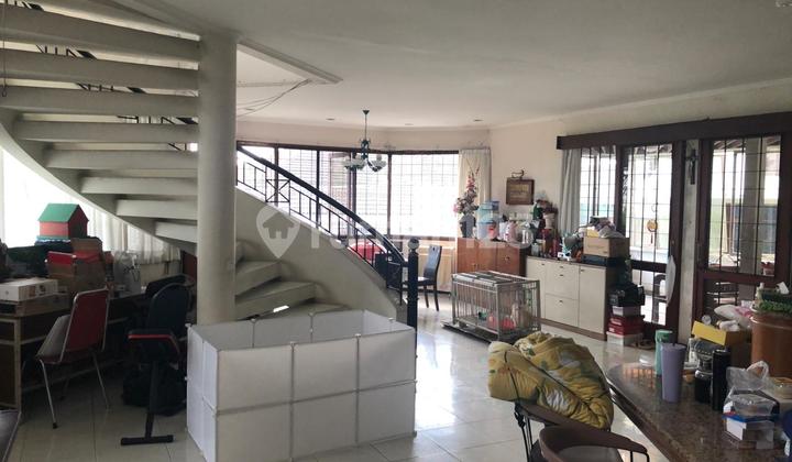 FOR SALE 2 LARGE HOUSES ON TAMBORA STREET CANDISARI 2