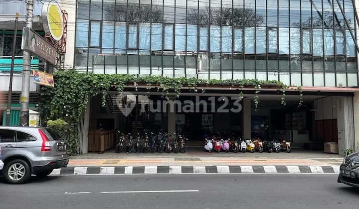 FOR RENT: COMMERCIAL SPACE IN THE CENTER OF MAGELANG CITY