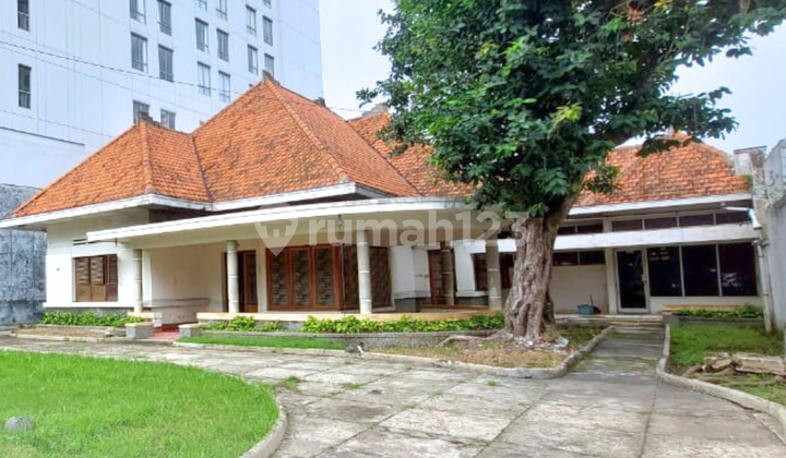 Dijual Rumah Model Klasik Tengah Kota Jl Ahmad Yani 1