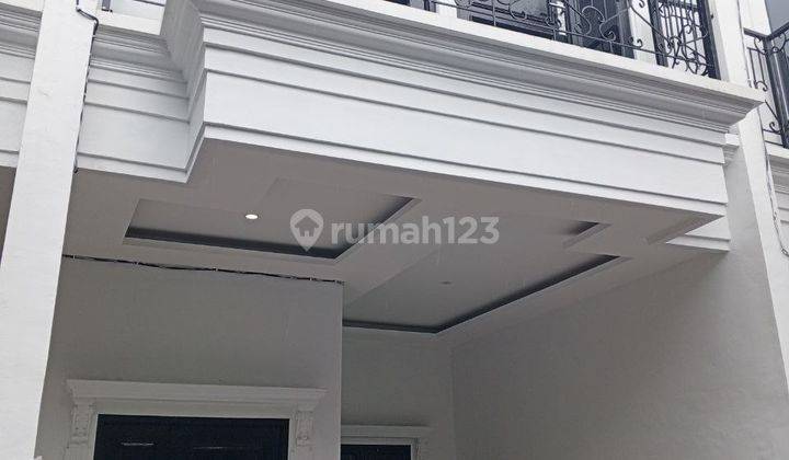 Rumah Minimalis Modern Dengan Akses Mudah Ke Transportasi Publik  1