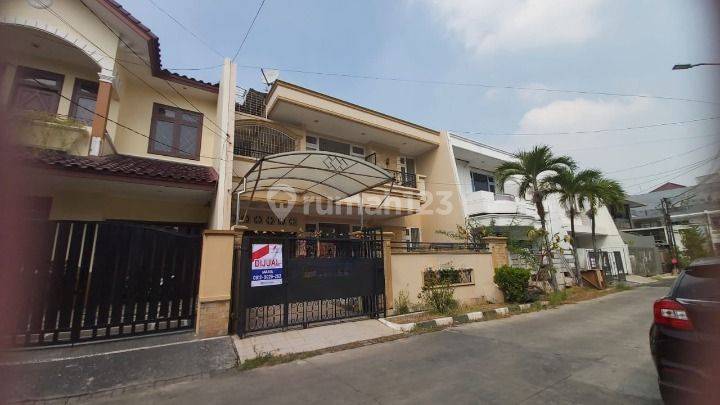 Dijual Rumah Sudah Renov di Green Garden, Jakarta Barat 1