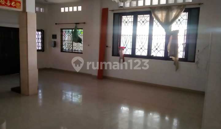 Good House with SHM on Indraloka Street Jelambar, Flood-Free, Affordable Price, Close to Toll Road, Mall, and Campus