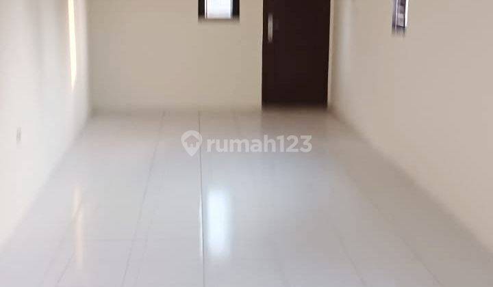 Ruko di Jl. Taman Daan Mogot Raya, Tj. Duren Utara, Kec. Grogol petamburan, Kota Jakarta Barat, Daerah Khusus Ibukota Jakarta, Grogol 52.0 m² Unfurnished SHM 1