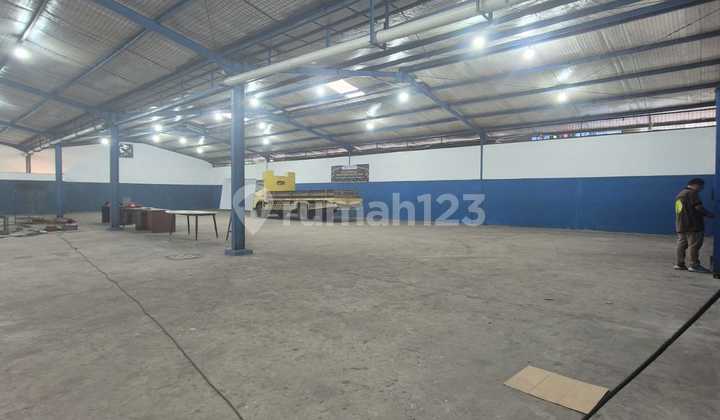 Rented Warehouse - 2 Doors
