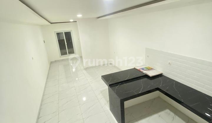 Disewakan Rumah Taman Palem 4kt , 3lantai , Rapi Siap Huni