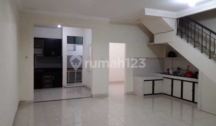 For Rent Malibu House 4 bedrooms, Semi-furnished, Neat and Ready to Occupy