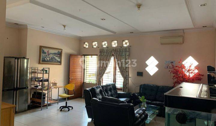 Dijual Rumah 3 lantai 13 KT 7KM di Petamburan 1