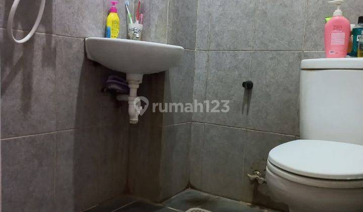 Dijual rumah bagus 3 lantai di Kalideres 2