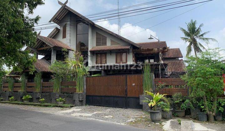 Dijual rumah artistik cantik 2 lantai di sleman Jogjakarta 2