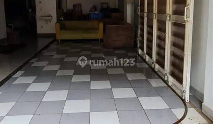 Dijual cepat Rumah 3 lantai di Cluster  2