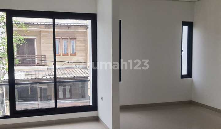 Dijual Rumah 3 lantai  Brand New Bagus Dan Murah di Sunter Agung 