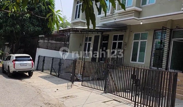 Disewakan.ruko 3.lantai Di Cengkareng 1