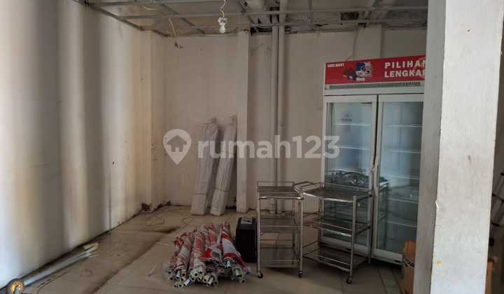 Three Adjoined 3-Story Shop Houses for Sale in Rawa Belong, Kebon Jeruk, West Jakarta 2