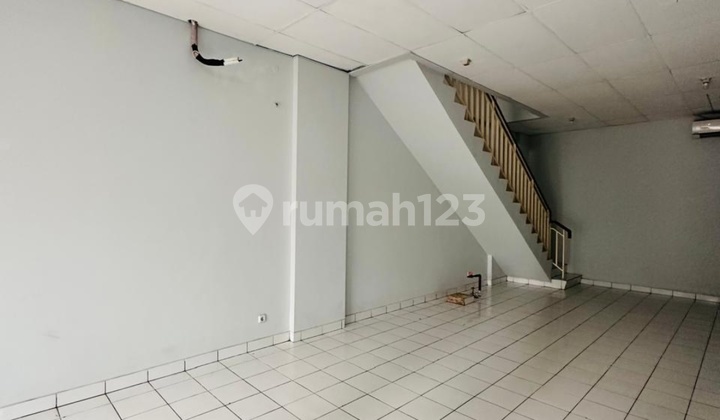 For rent. 2-story shop house in Joglo, Jakarta. Affordable.