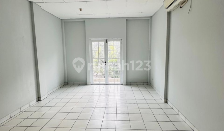 For rent. 2-story shop house in Joglo, Jakarta. Affordable. 2