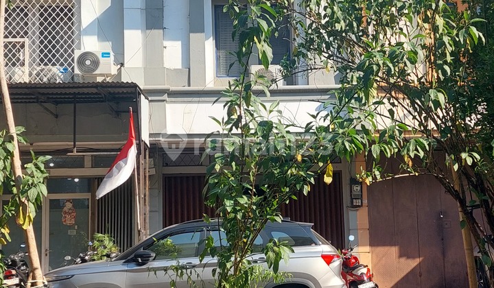 For rent. 4-story shop house in Cengkareng. For rent. 4-story shop house in Cengkareng.