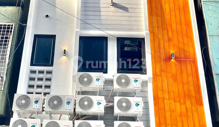 Premium 4-Story Boarding House in Taman Sari, Jakarta 1