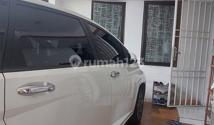 Dijual.rumah 3.lantai Di Citra.2.ext