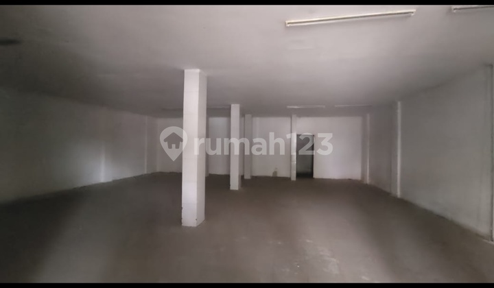 For rent, attached shop house in Kalideres, West Jakarta. 1