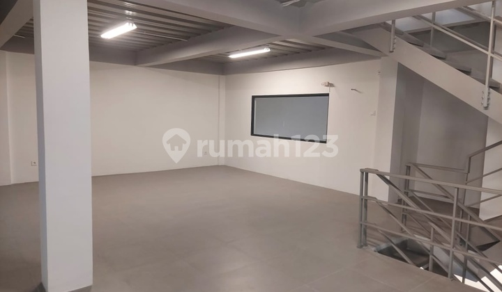 Disewakan Gudang Di Dekat Bandara ********