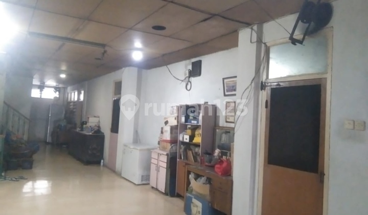 For rent, shop house at Jembatan Besi, West Jakarta. 2