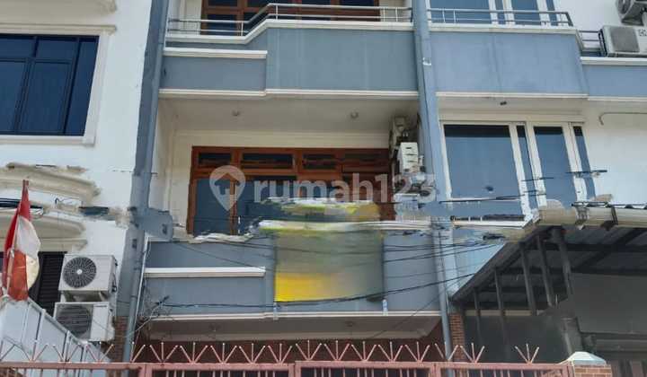 Ruko 3.5 Lantai Tanah Sereal - Lokasi Strategis & Siap Pakai Cocok Untuk Kantor Usaha Atau Investasi Ruko 3.5 Lantai Tanah Sereal - Lokasi Strategis & Siap Pakai Cocok Untuk Kantor Usaha Atau Investasi