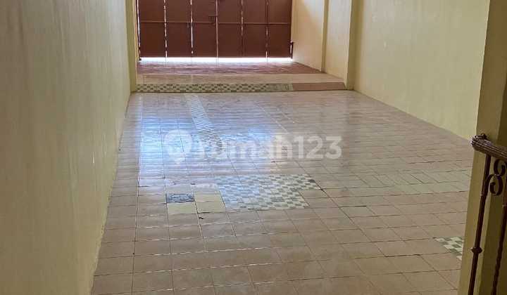 House for Sale - Sereal Land Ready to Live In, Comes with a Garage! 2