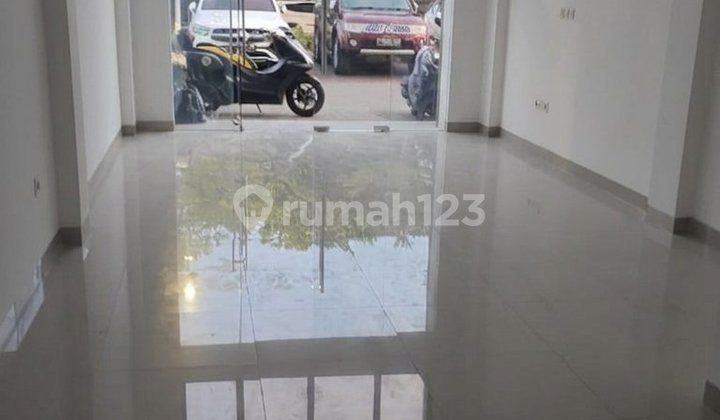 Strategic 2-Storey Shophouse in Citra 8 Aerolink Boulevard Ready to Use 2