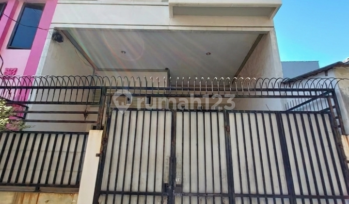 Rumah Modern 3 Lantai LT 102M² - 5 KT + KM Dalam, bisa untuk Kost