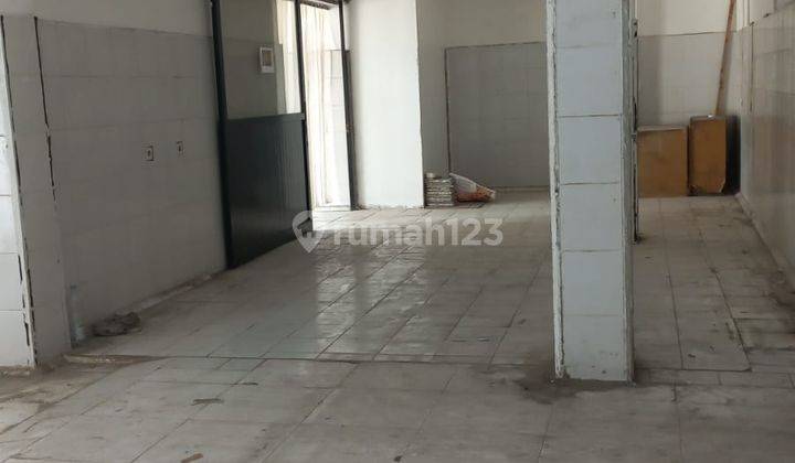 Disewakan Gudang Strategis di Meruya, Dekat Jalan Tol Puri 2