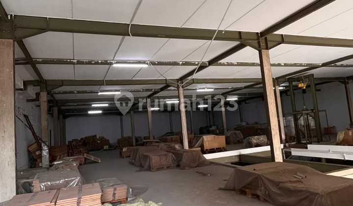 Disewakan Cepat - Gudang / Workshop / Distribution Center Siap Pakai Kembangan, Kota Jakarta Barat Disewakan Cepat - Gudang / Workshop / Distribution Center Siap Pakai Kembangan, Kota Jakarta Barat