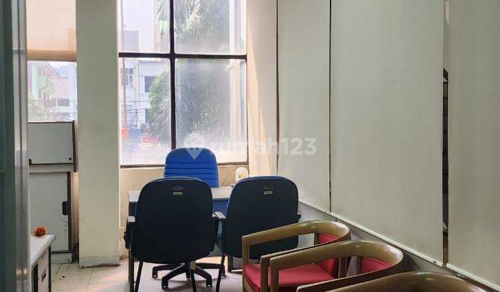 Gedung kantor strategis Jak pusat jl Garuda  3 lantai 1,2 M 2