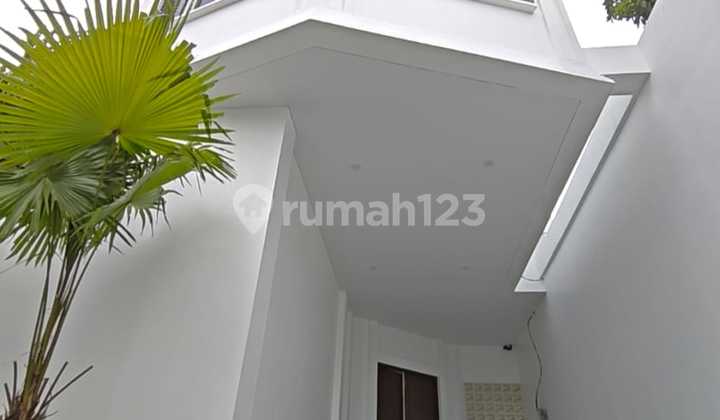 New House Ready to Occupy for Sale in Kemang Timur, South Jakarta New House Ready to Occupy for Sale in Kemang Timur, South Jakarta