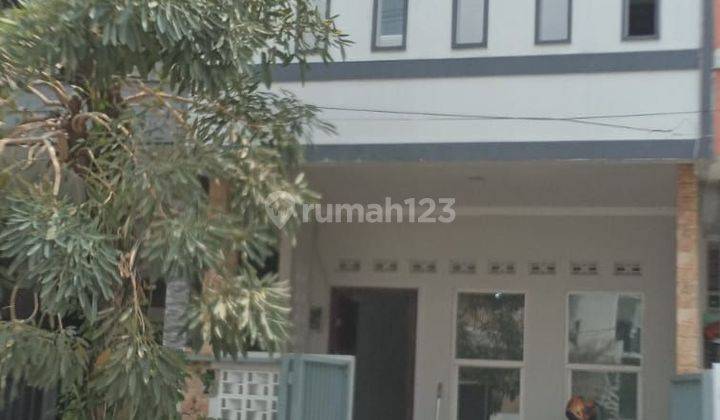 Dijual Rumah sangat bagus 2,5 lantai di dekat pasar laris taman surya 2