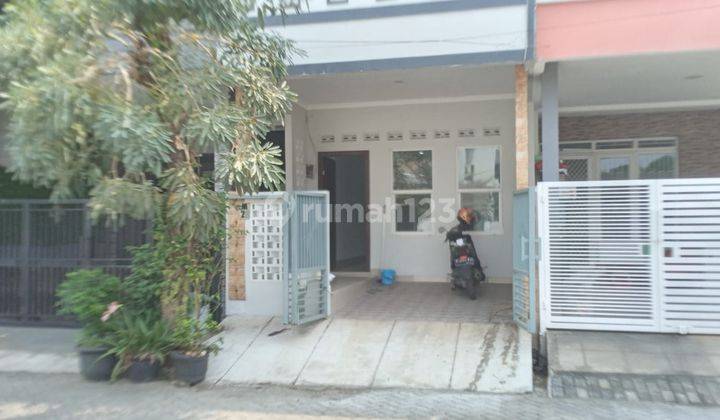 Dijual Rumah Sangat Bagus 2,5 Lantai Taman Surya 1