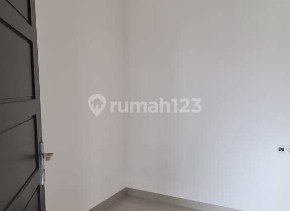 Eksklusif! Rumah 3 Lantai Baru Bangun di Citra 1 Kalideres 5