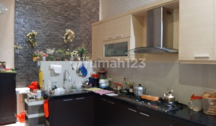 Rumah di JLN. MALIOBORO 3 Lantai SHM Bagus Utara 2