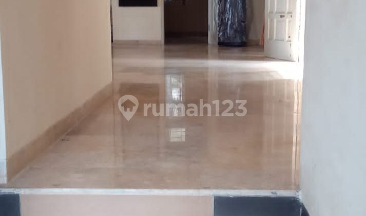 Investasi Bagus! Villa Cantik 2 Lantai Turun Harga Dari 7M Jd 3,6M di Cipanas 13