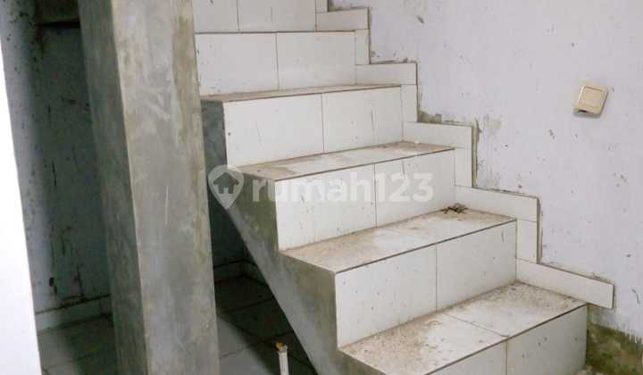 Disewa Rumah Dijalan Bahagia No.15 A, 15 B