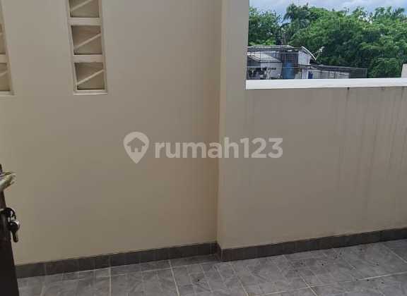 Eksklusif! Rumah 3 Lantai Baru Bangun di Citra 1 Kalideres 14