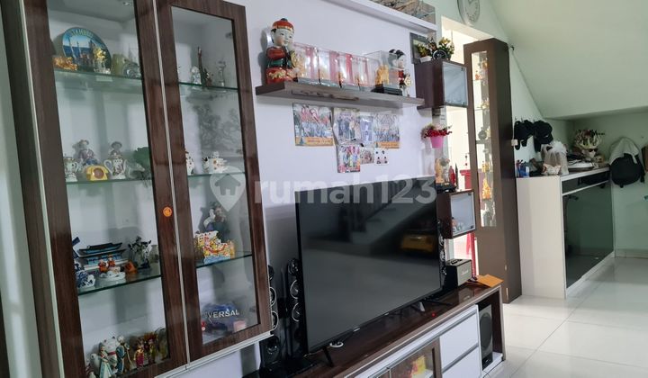 Luxury House in Menceng, 2.5 Floors SHM Good Northeast