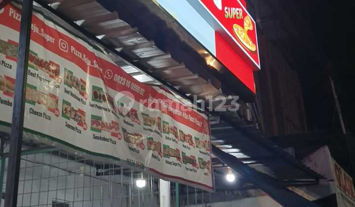 Disewa Ruko Cantik 2,5 Lantai Cocok untuk Usaha