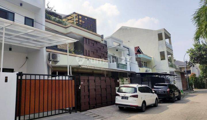 Dijual Rumah 2,5 Lantai di Taman Palem Lestari, Jakarta Barat 1