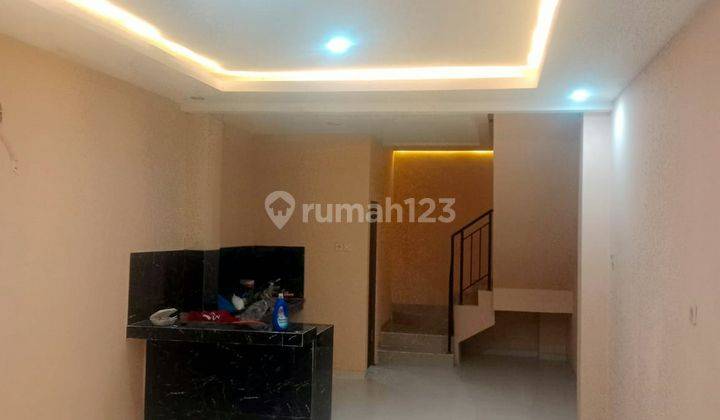 Dijual Rumah 2,5 Lantai Di Taman Palem Lestari, Jakarta Barat 1