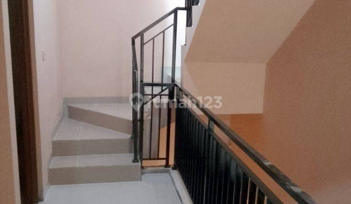 Dijual Rumah 2,5 Lantai Di Taman Palem Lestari, Jakarta Barat 2