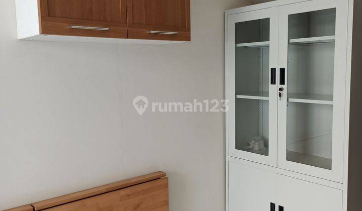 Disewakan Rumah Kost 3 lantai di gading Serpong,harga nego,bagus 2