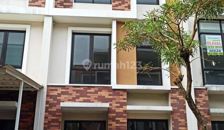 Dijual Rumah 3 Lantai Di Gading Serpong, Strategis, Harga Nego  1