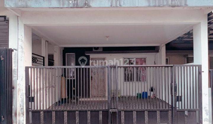 Dijual rumah 2 lantai di duta garden,lokasi strategis,harga nego 1