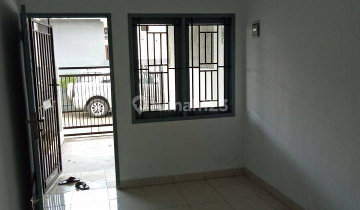 ruang tamu dijual rumah di grand sutera
